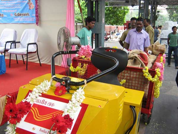 ஒரு நாளைக்கு 24 லட்சம் தபால்கள்