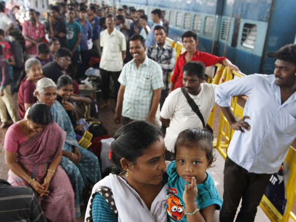 நாளை நிற்கக் கூட இடம் இருக்காது நாளை நிற்கக் கூட இடம் இருக்காது