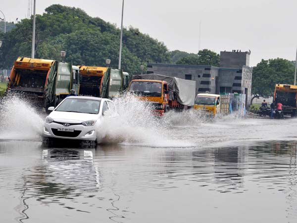 ஏரிகளின் நீர்மட்டம் ஏரிகளின் நீர்மட்டம்
