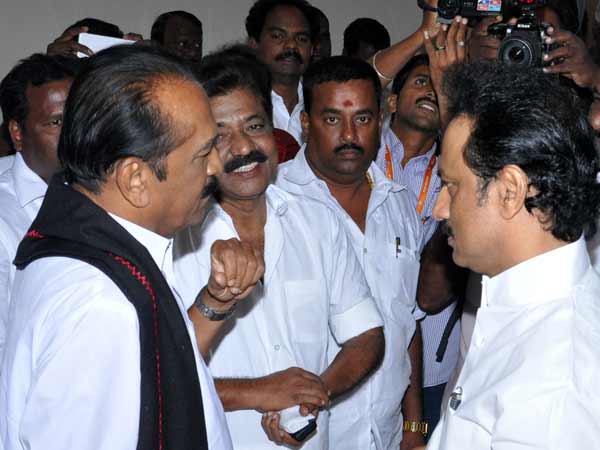 அதிமுகவை வீழ்த்த