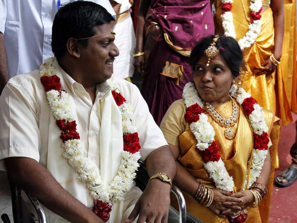 நெகிழ வைத்த திருமணம்: