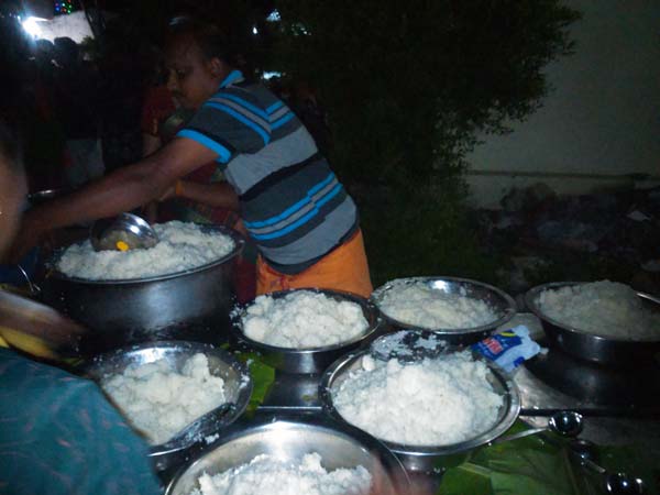 இறைவனுக்கு அன்னாபிஷேகம்:
