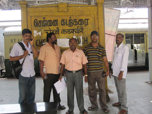 பயணிகள் சிரமம்...