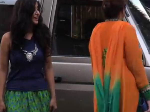கார் டிக்கியில்