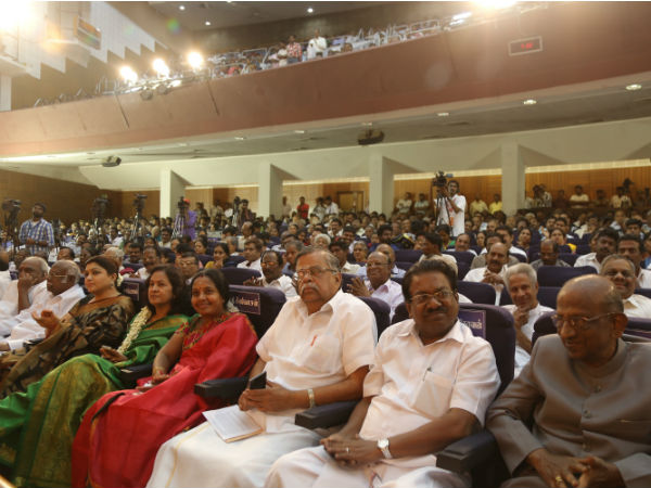 இந்தி, சமஸ்கிருத திணிப்பு இல்லை