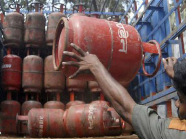 சிலிண்டர் விலை குறையவில்லை: