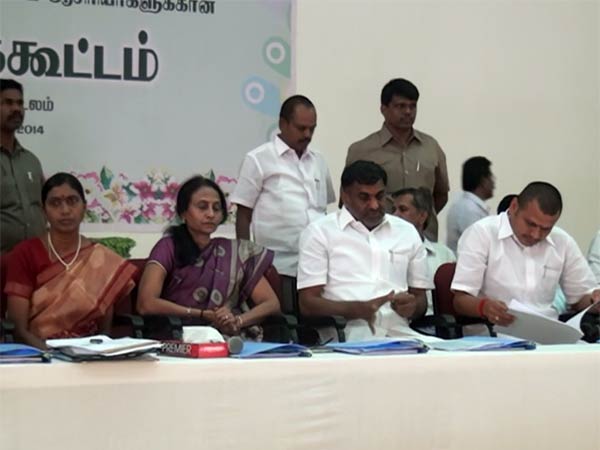 அரசு விதிகளுக்குப் புறம்பாக