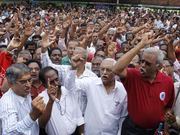 ஊழியர்கள் எச்சரிக்கை