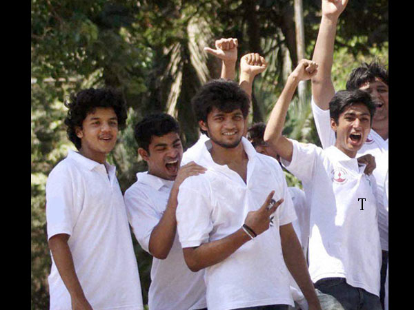 பெற்றோர்கள் அரவணைப்பு 