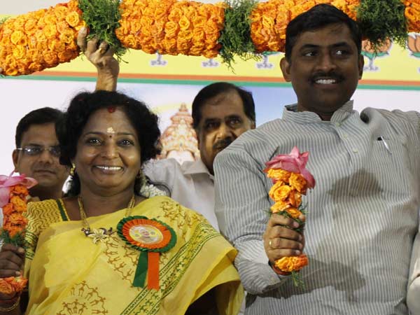 மாற்று கட்சி...