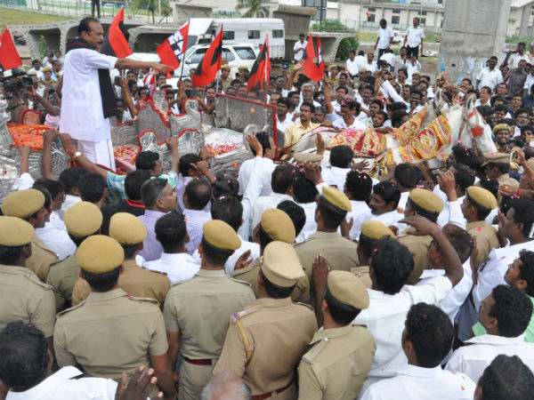 சாரட் வண்டியில்