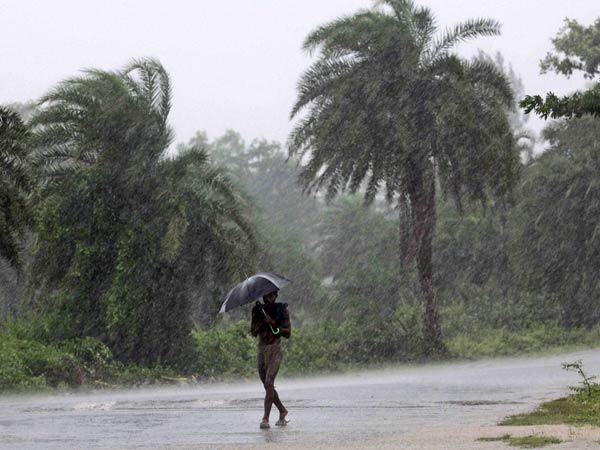 காலையில் திடீர் மழை காலையில் திடீர் மழை