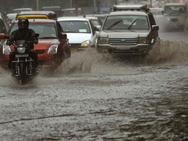 சேறும் சகதியுமாய் சேறும் சகதியுமாய்