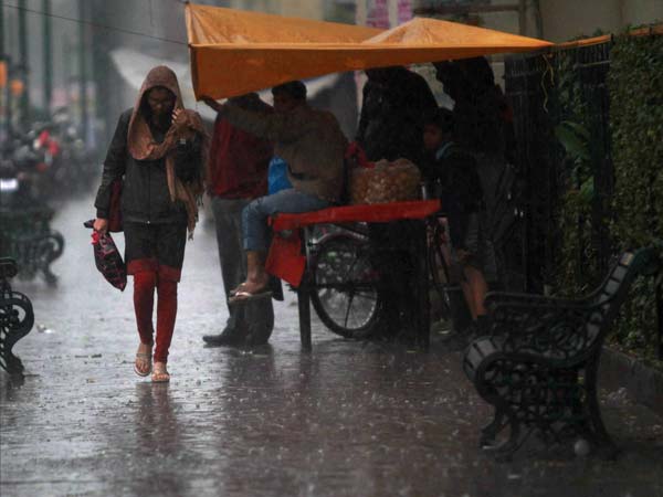 மழை குறையும் மழை குறையும்