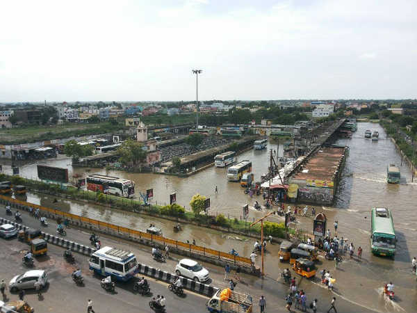 தண்ணீரில் மிதக்கும் விழுப்புரம்