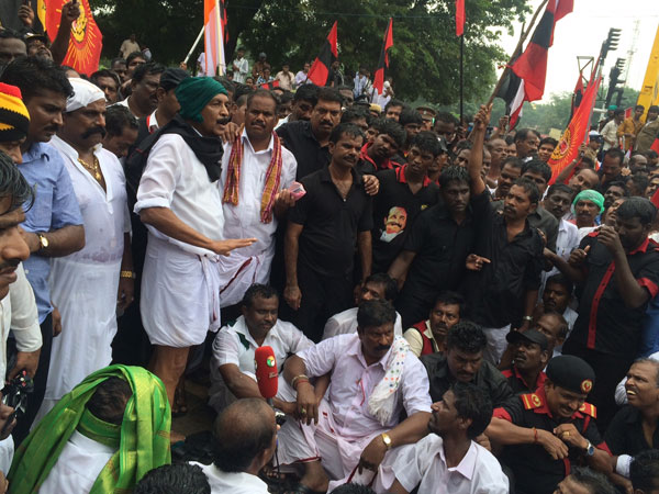 2 New Dam: Vaiko, 1000 MDMK workers arrested during 'rail roko' protest
