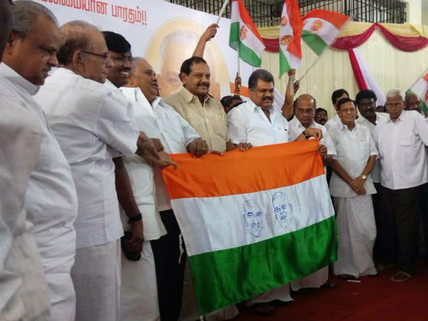 அப்டியே இருக்கு: