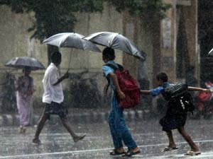 Heavy rain continues to Tamilnadu;schools shut in 4 districts Heavy rain continues to Tamilnadu;schools shut in 4 districts