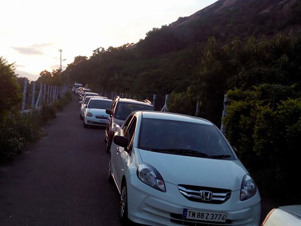 Brides and grooms forced to strand in Thiruchengodu temple ghat road