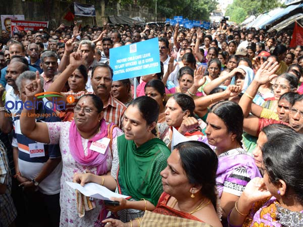 1.5 lakh bank employees to strike work in southern states on Tuesday