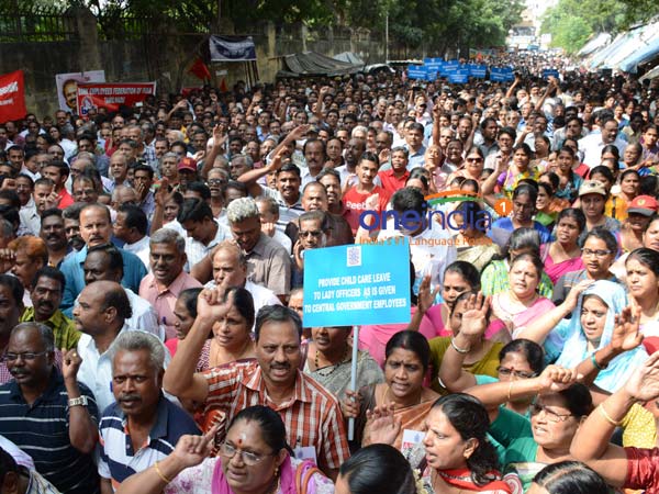 1.5 lakh bank employees to strike work in southern states on Tuesday