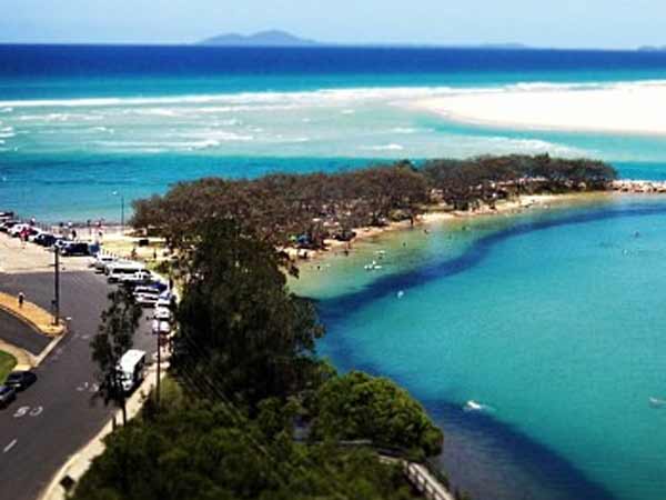 ஹியூக்ஸ் பிறந்த ஊர்