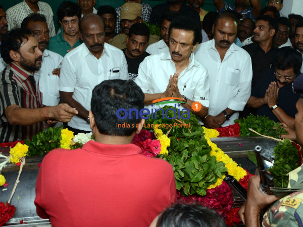 ஸ்டாலின் அஞ்சலி