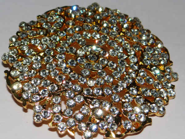Police bust gang of cons, seize fake gold and Diamonds