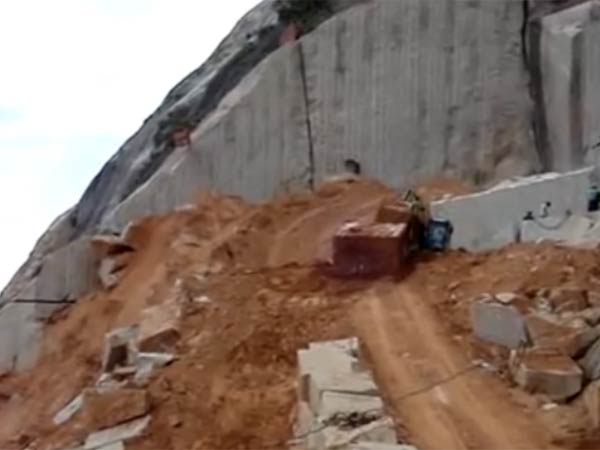 குடியிருப்பு பகுதியில்