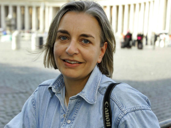 அஞ்சா நிய்ட்ரிங்ஹாவ்ஸ் – ஏப்ரல் 4: