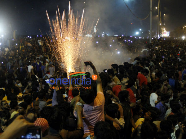 Chennai celebrates the birth of New Year 2015