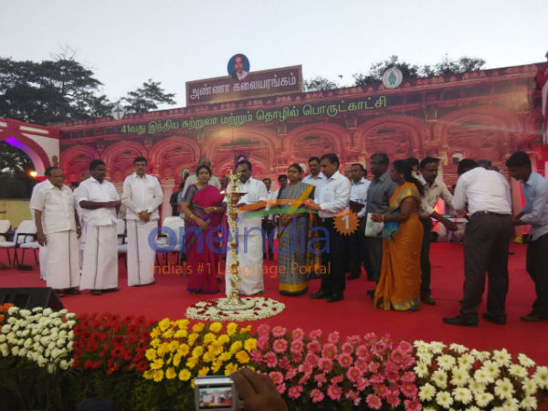 தொடங்கி வைத்த வளர்மதி