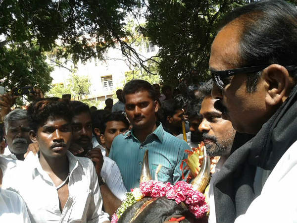 Vaiko for ordinance to ensure conduct of Jallikattu