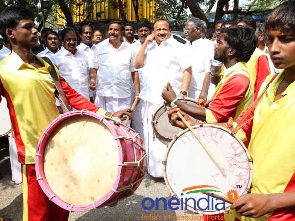 Karunanidhi, Stalin set to be re-elected for another term in DMK