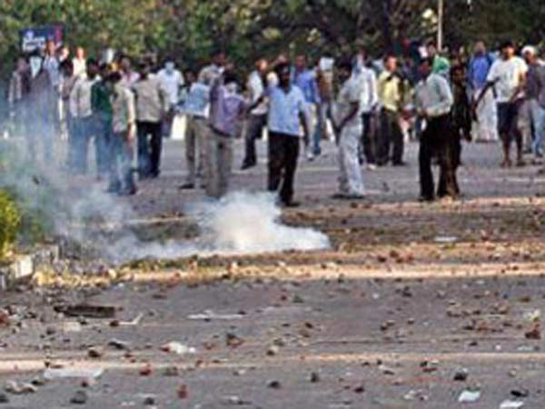 Engg student dies after thrashing in campus clash Engg student dies after thrashing in campus clash