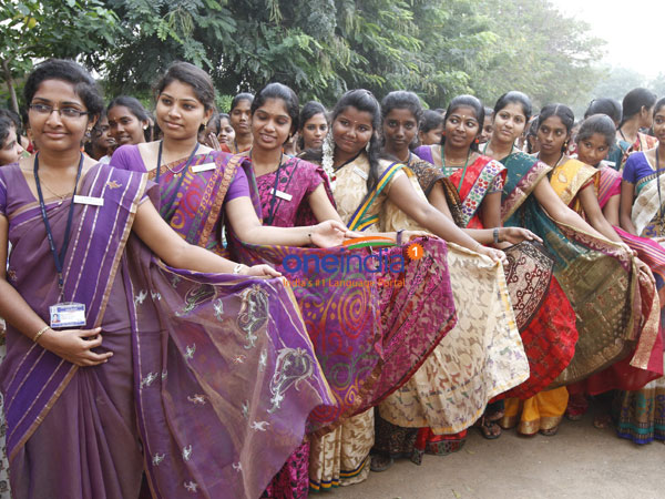 முன்மாதிரி மாணவிகள்: