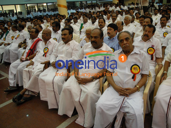 DMK hails Karunanidhi's re election as the party President for 11th time DMK hails Karunanidhi's re election as the party President for 11th time