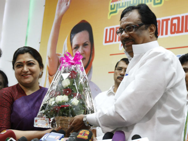 சத்தியமூர்த்தி பவனில்