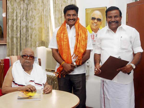 திமுக வேட்பாளர் ஆனந்த்