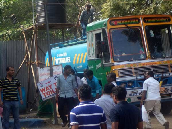 அடிப்படை வசதி செய்யுங்க.. அடிப்படை வசதி செய்யுங்க..