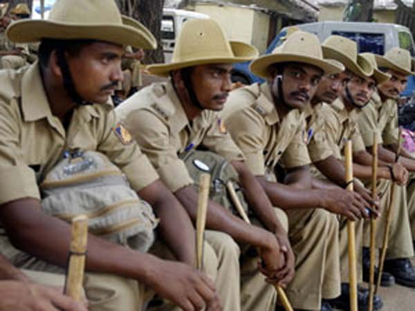 போலீஸ் திணறல்