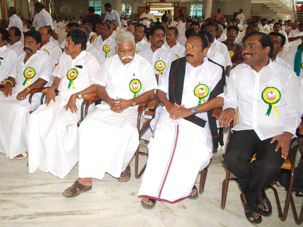 Will Modi take action against Sadananda Gowda, asks Vaiko