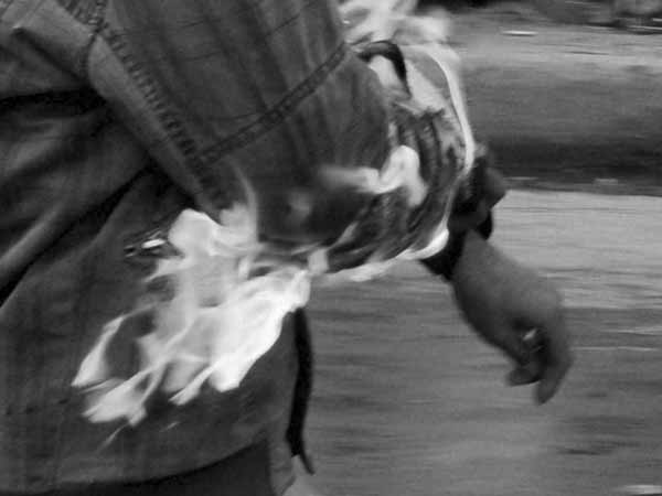 தொடர்ந்த மரணங்கள்..