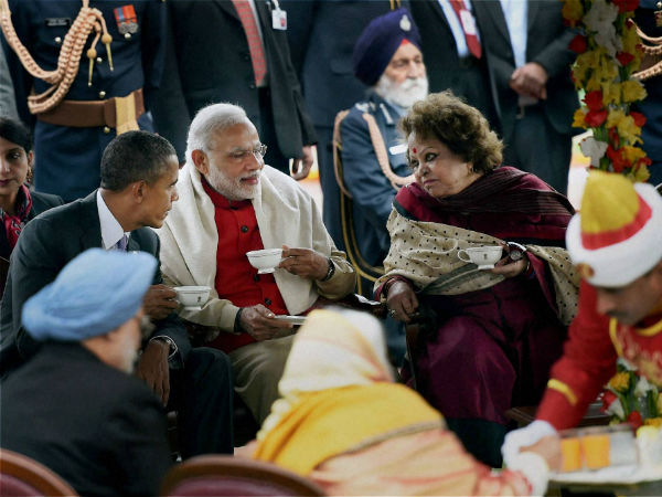 வெள்ளை நிற குர்தா...