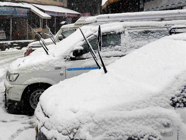 Travel Bans in Place as Northeast Braces for Blizzard