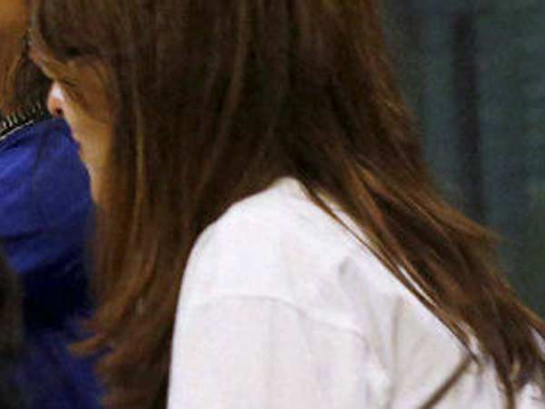 அழகி வீட்டில் தஞ்சம் அழகி வீட்டில் தஞ்சம்