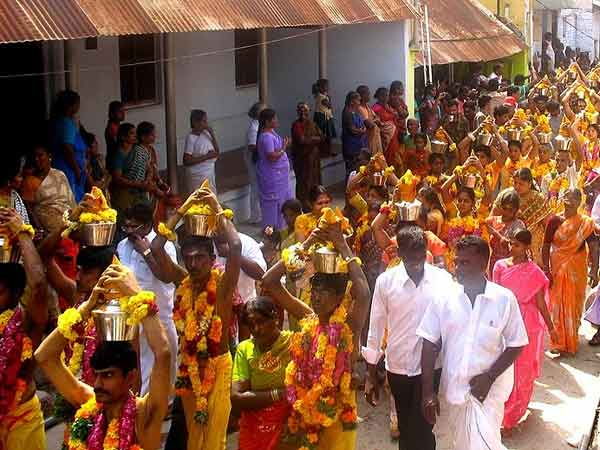ஆடு, சேவல் பலி