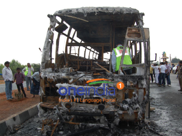 Chennai - Hyderabad omni bus caught fire, 38 passengers escape unhurt