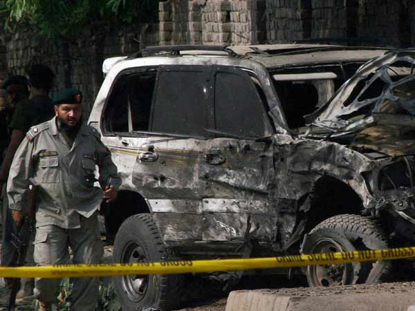 61 killed, 50 injured in Shikarpur imambargah blast 61 killed, 50 injured in Shikarpur imambargah blast