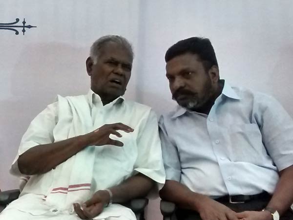 காந்தியை மட்டுமா கொன்றார் கோட்சே